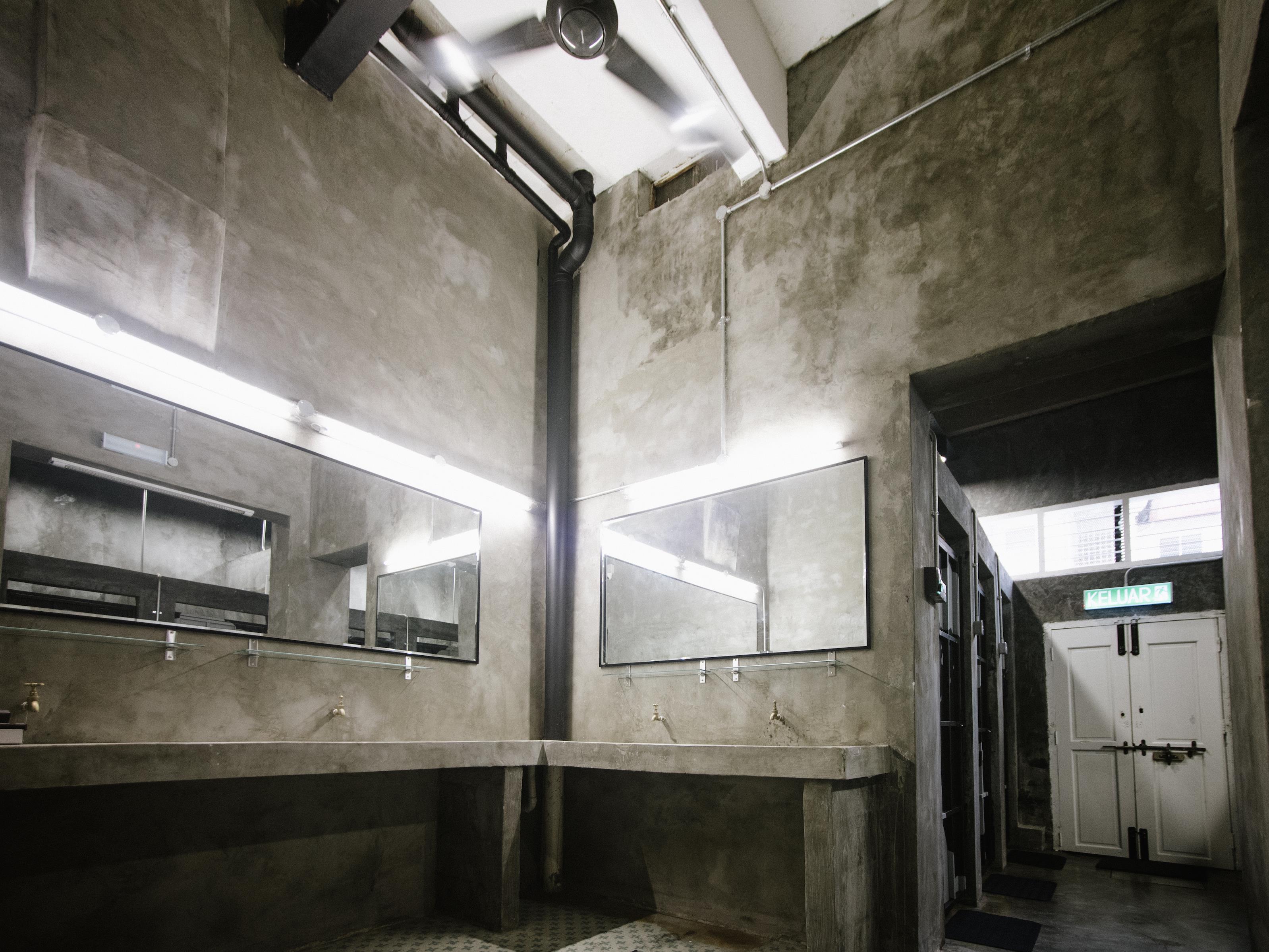 Paper Plane Hostel