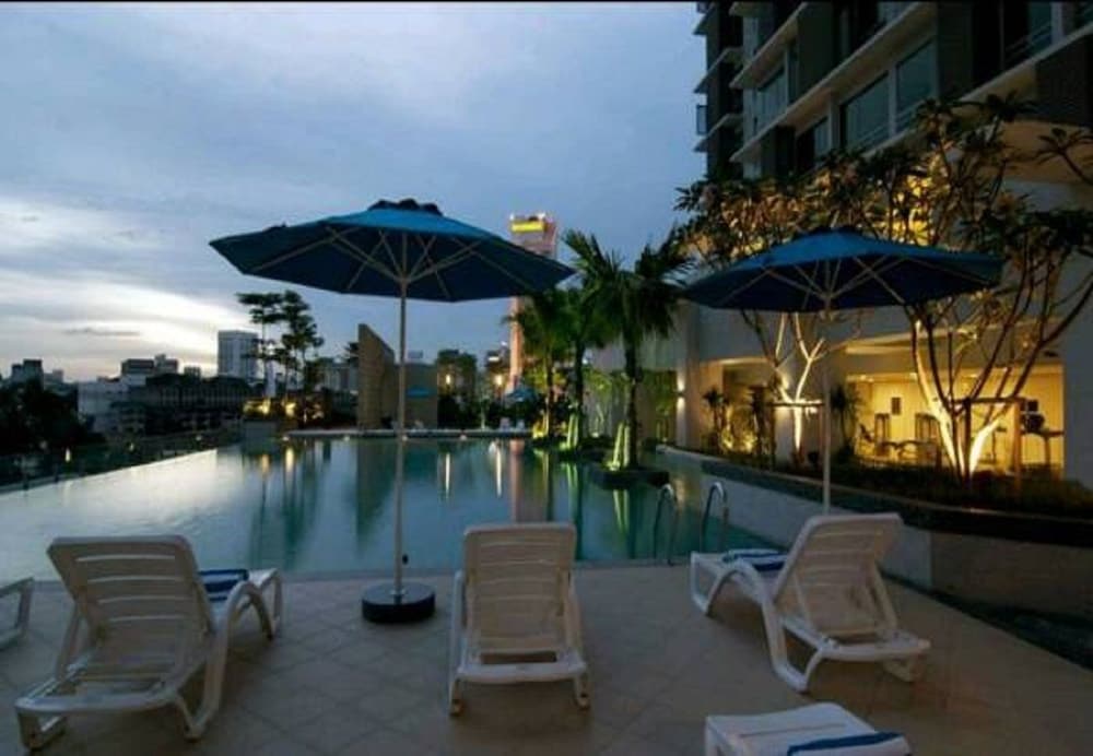 Pearl Suites Swiss Garden Residences