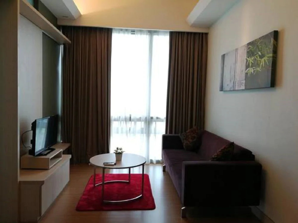 Pearl Suites Swiss Garden Residences