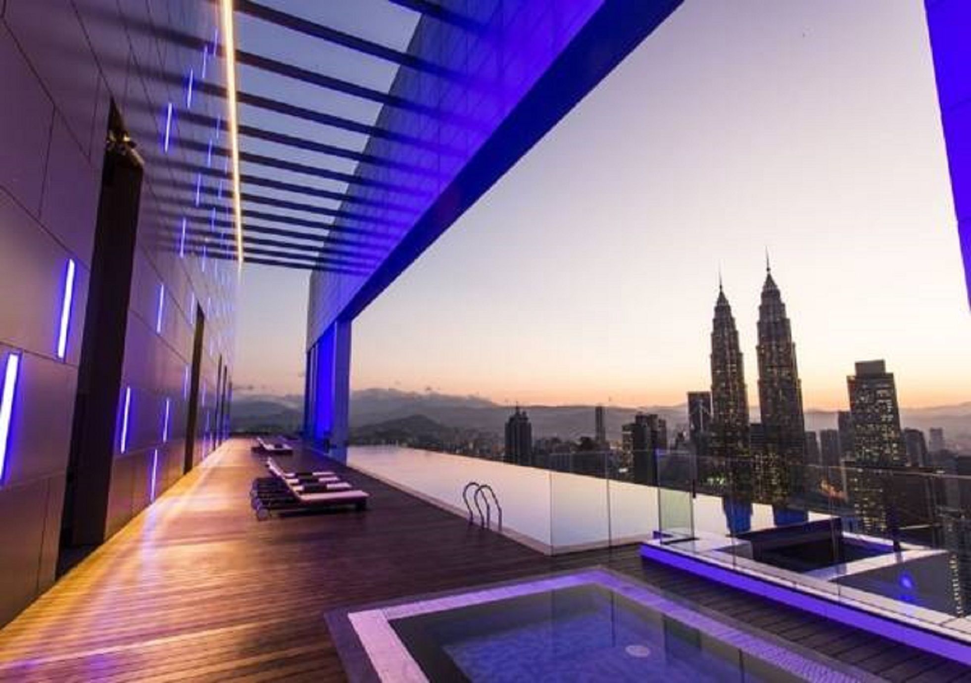 Platinum Suites by 7Stonez
