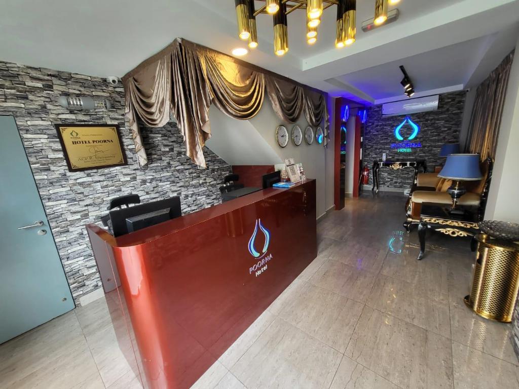 Poorna Hotel