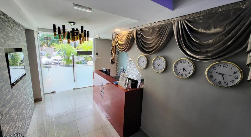 Poorna Hotel