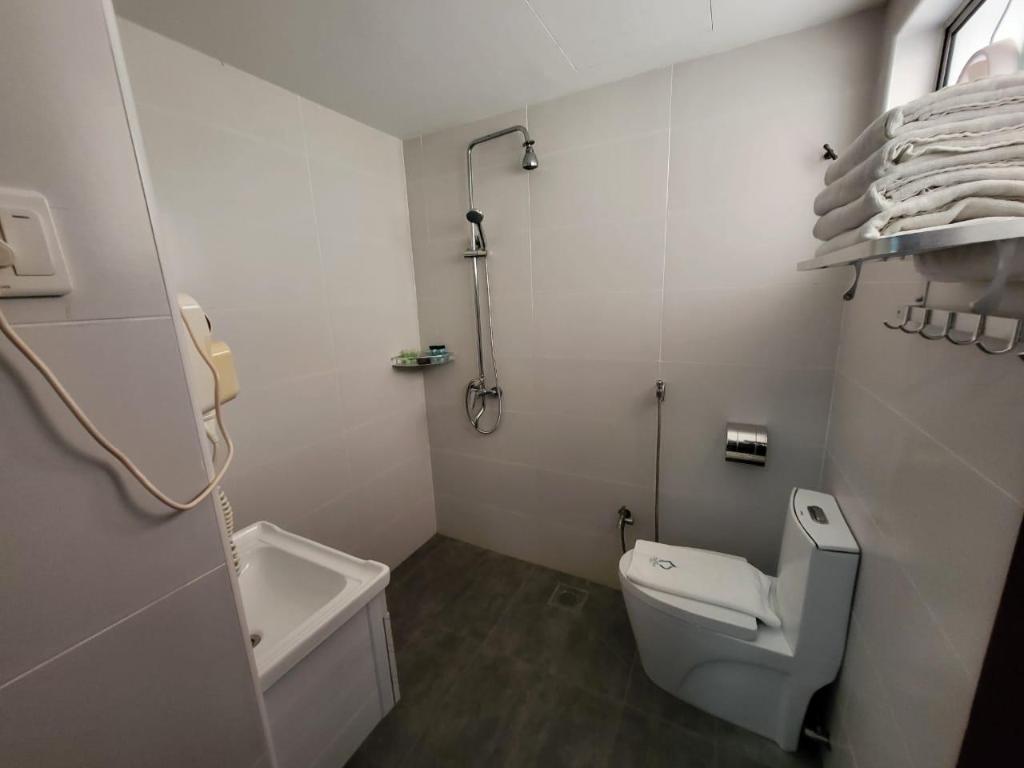 Poorna Hotel