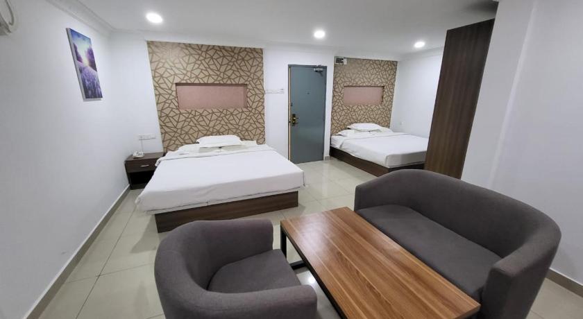 Poorna Hotel