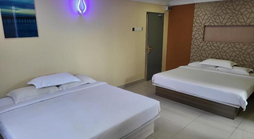 Poorna Hotel