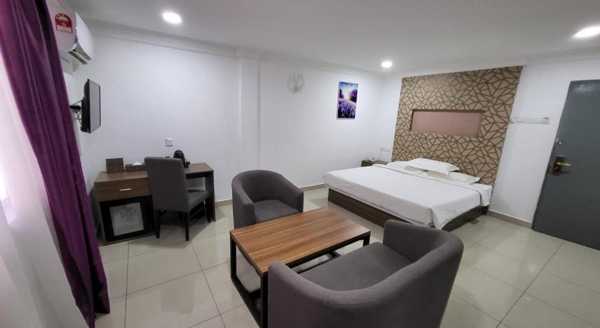 Poorna Hotel