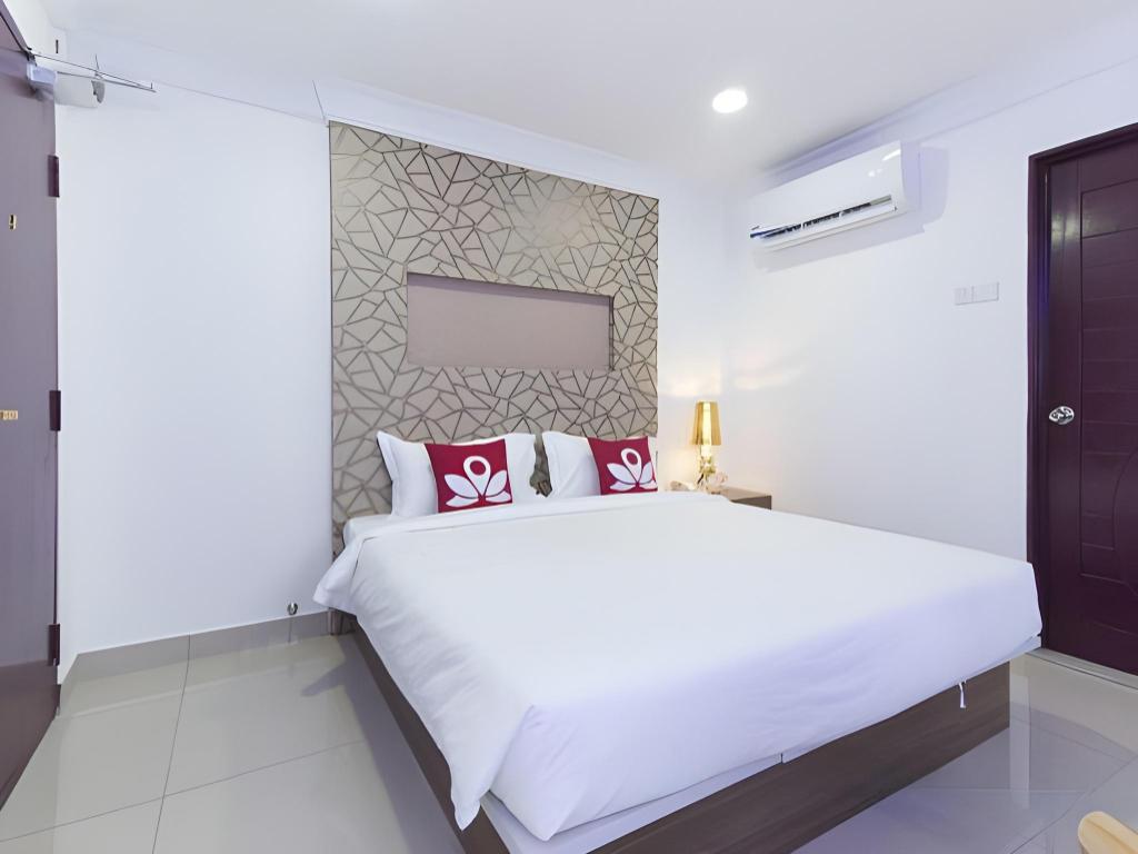 Poorna Hotel
