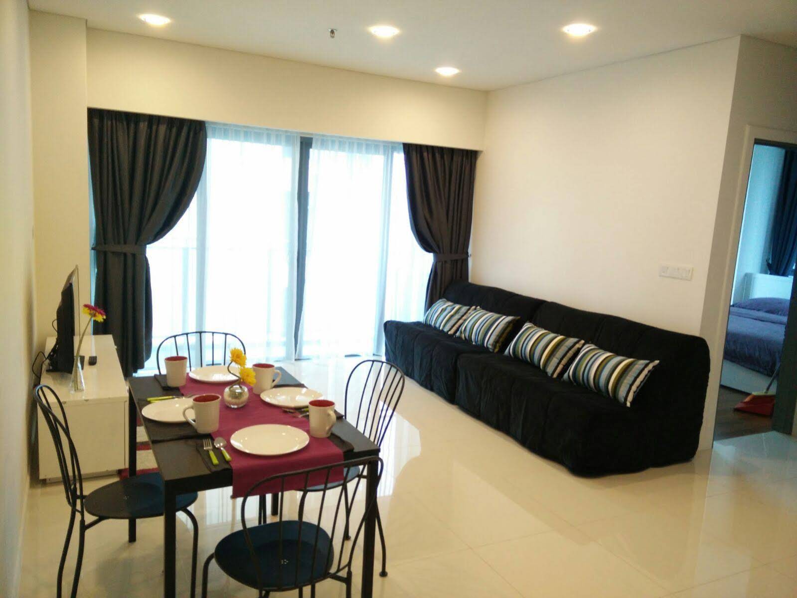 Summer Suites Kenneth