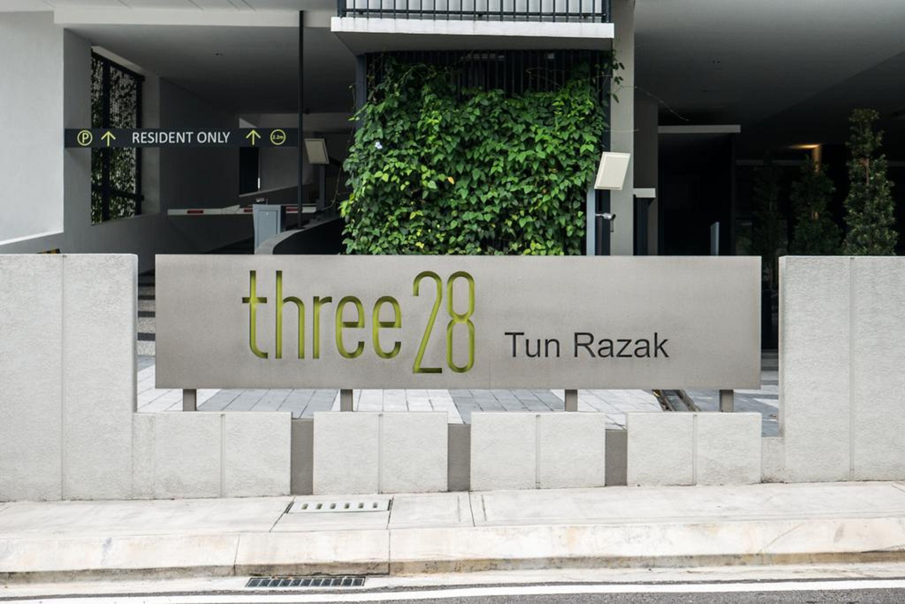 Three28 Tun Razak by Widebed