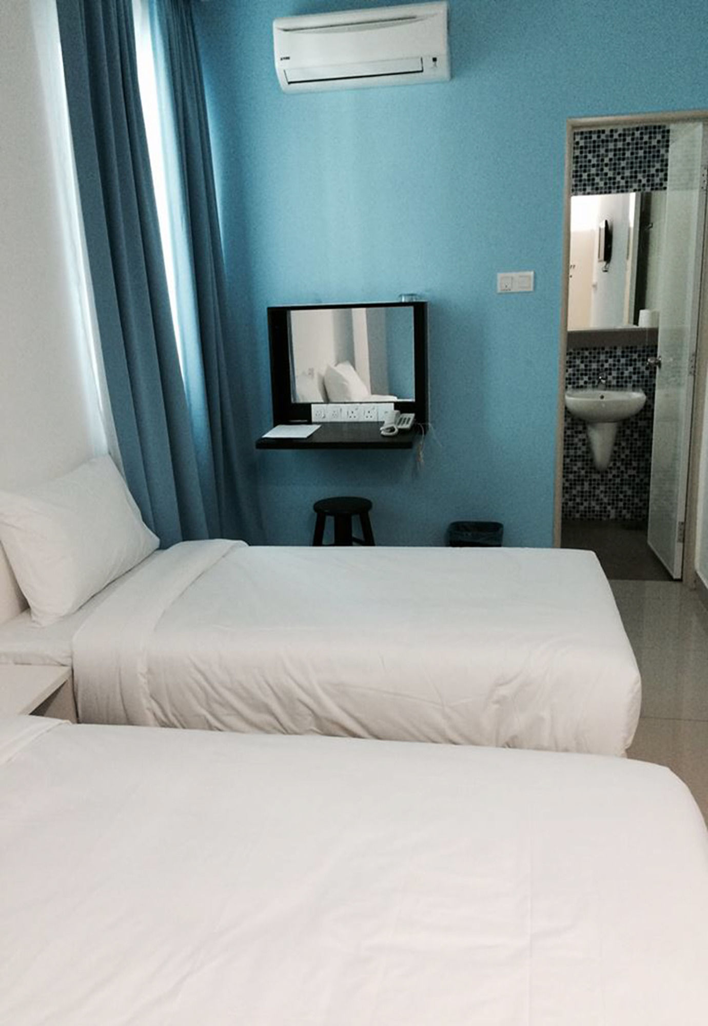 YY48 Hotel