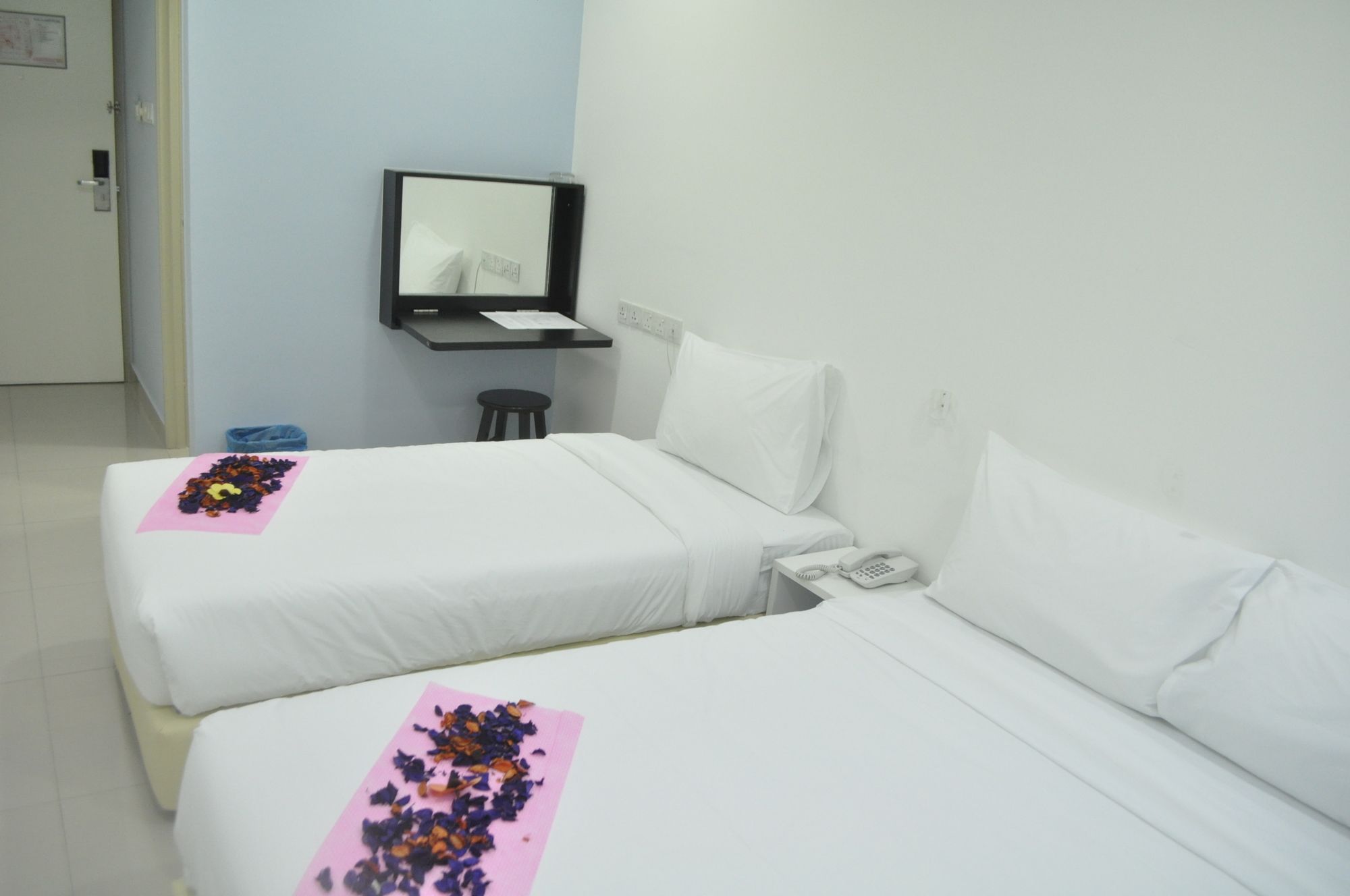 YY48 Hotel