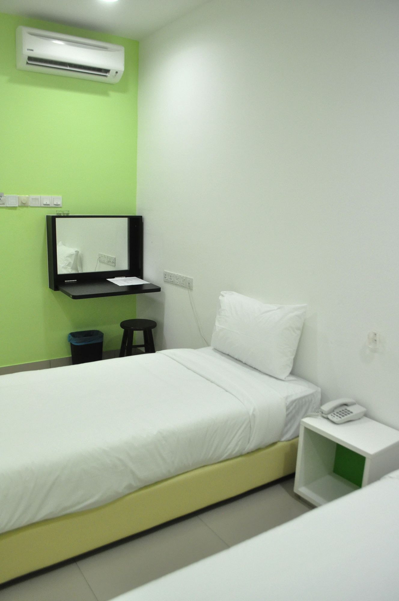 YY48 Hotel