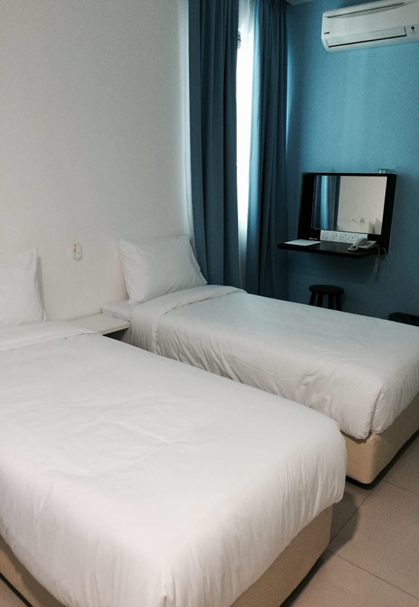YY48 Hotel