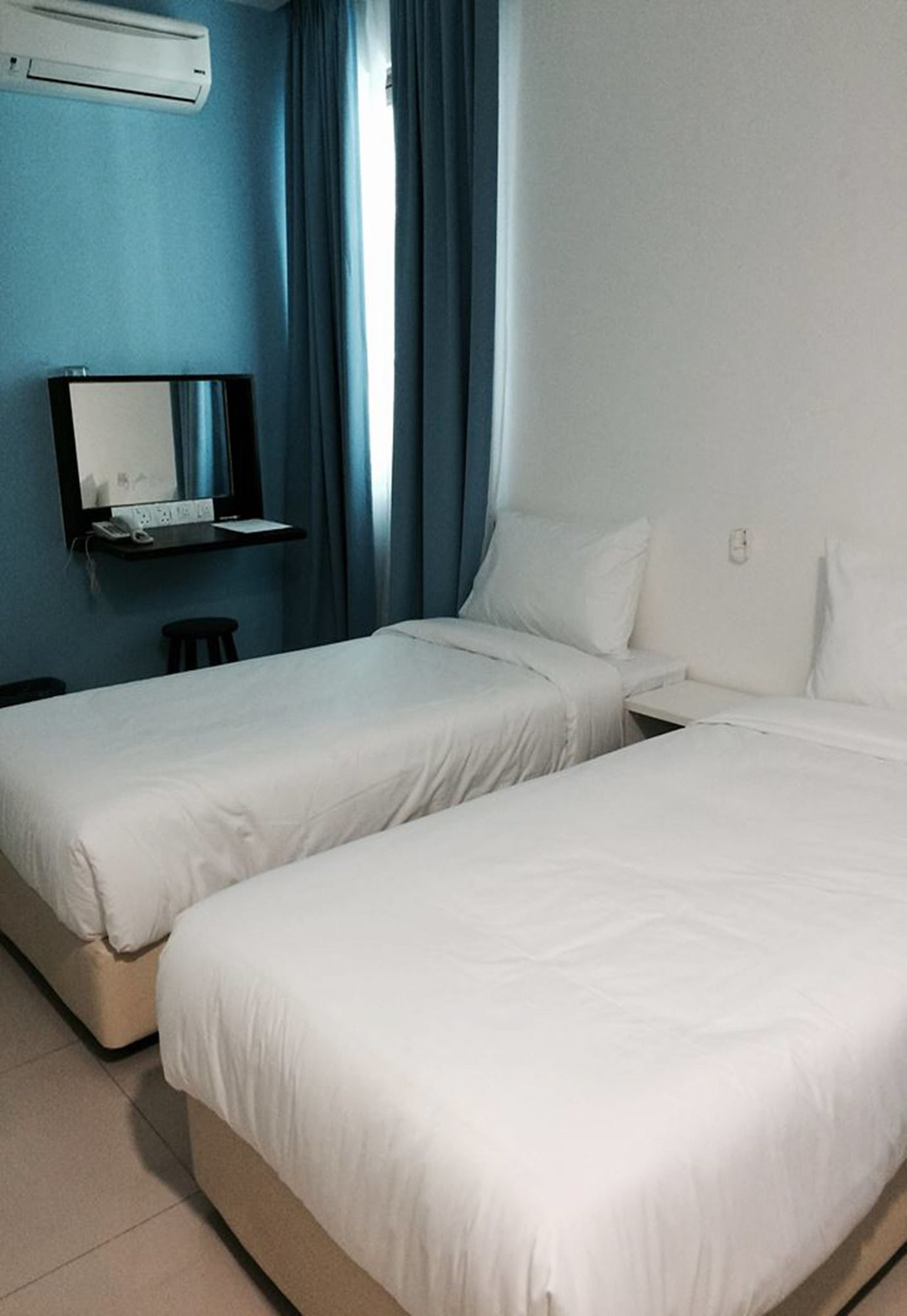 YY48 Hotel