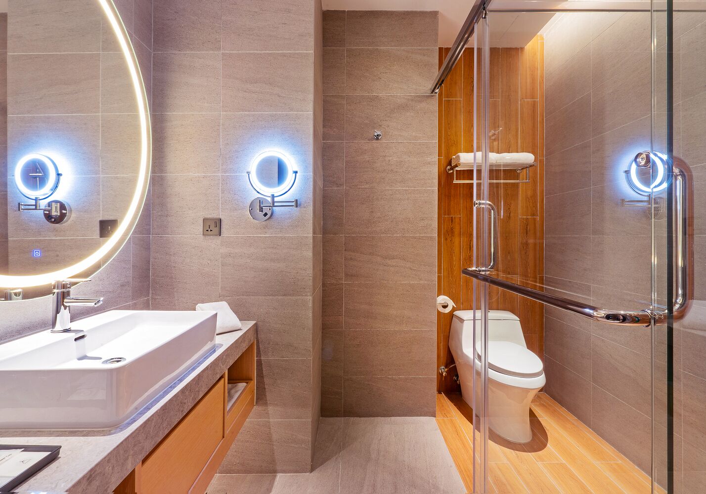 M World Hotel