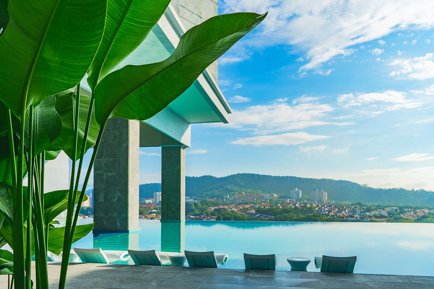 M World Hotel