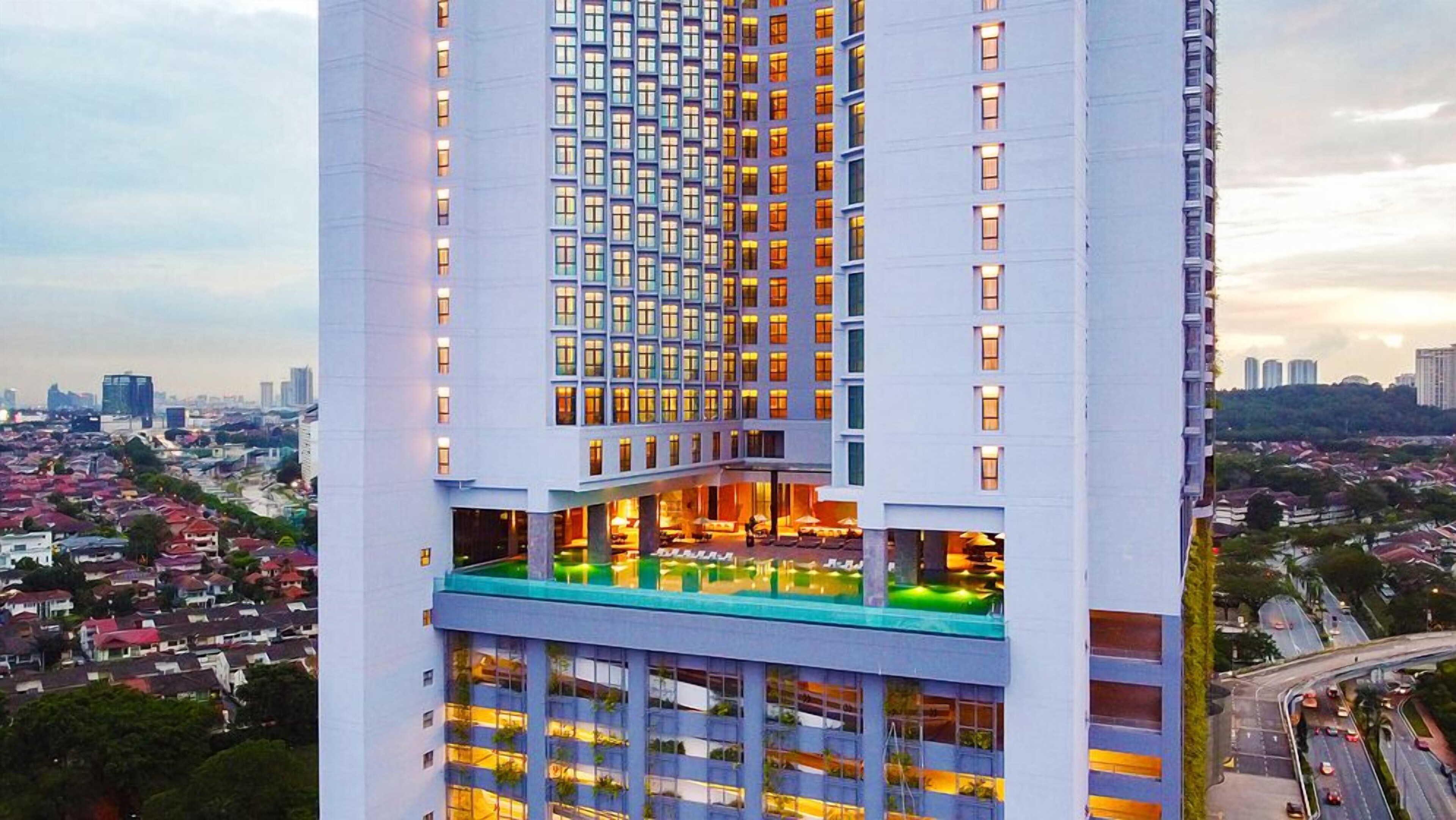 M World Hotel