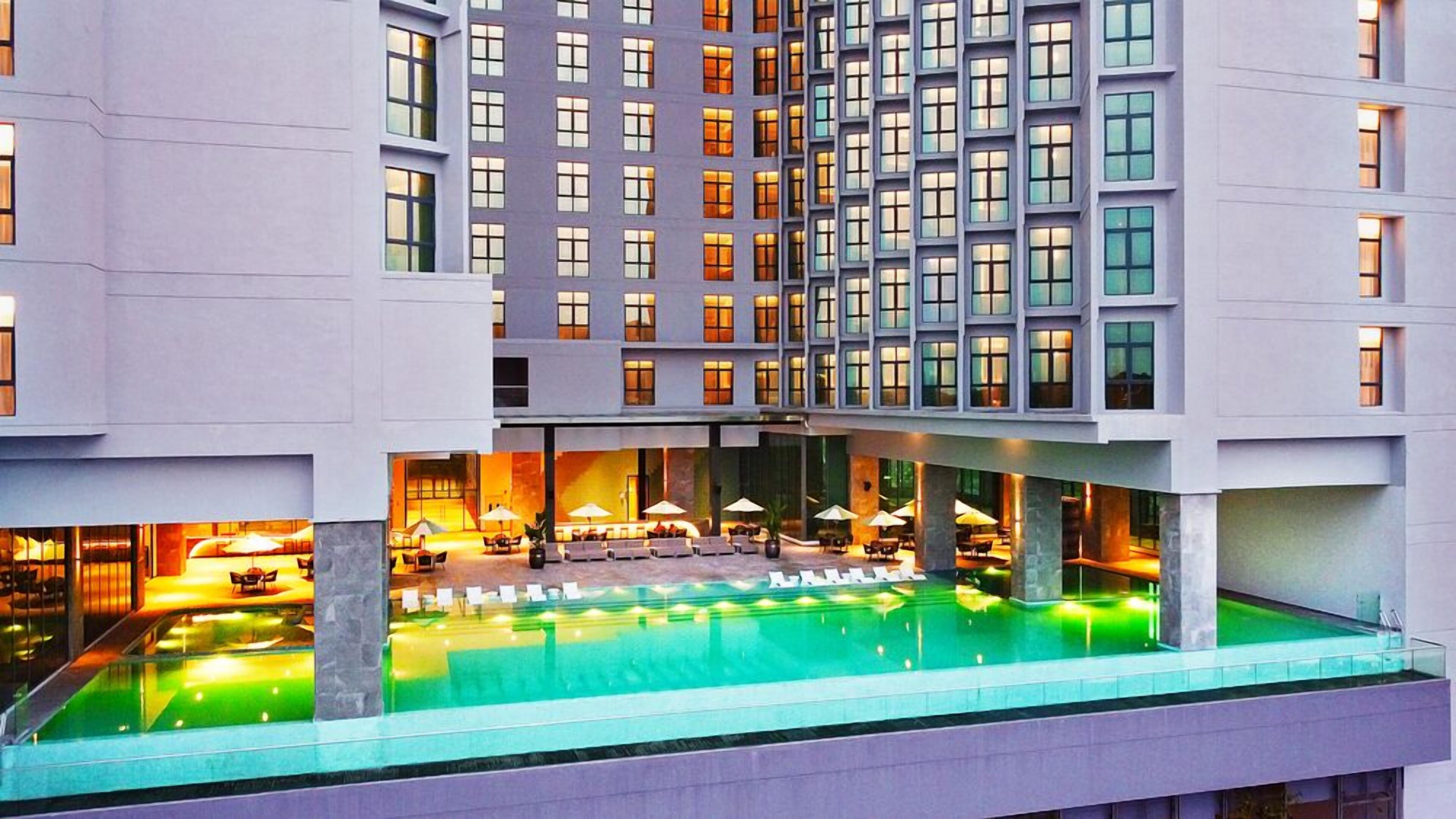 M World Hotel