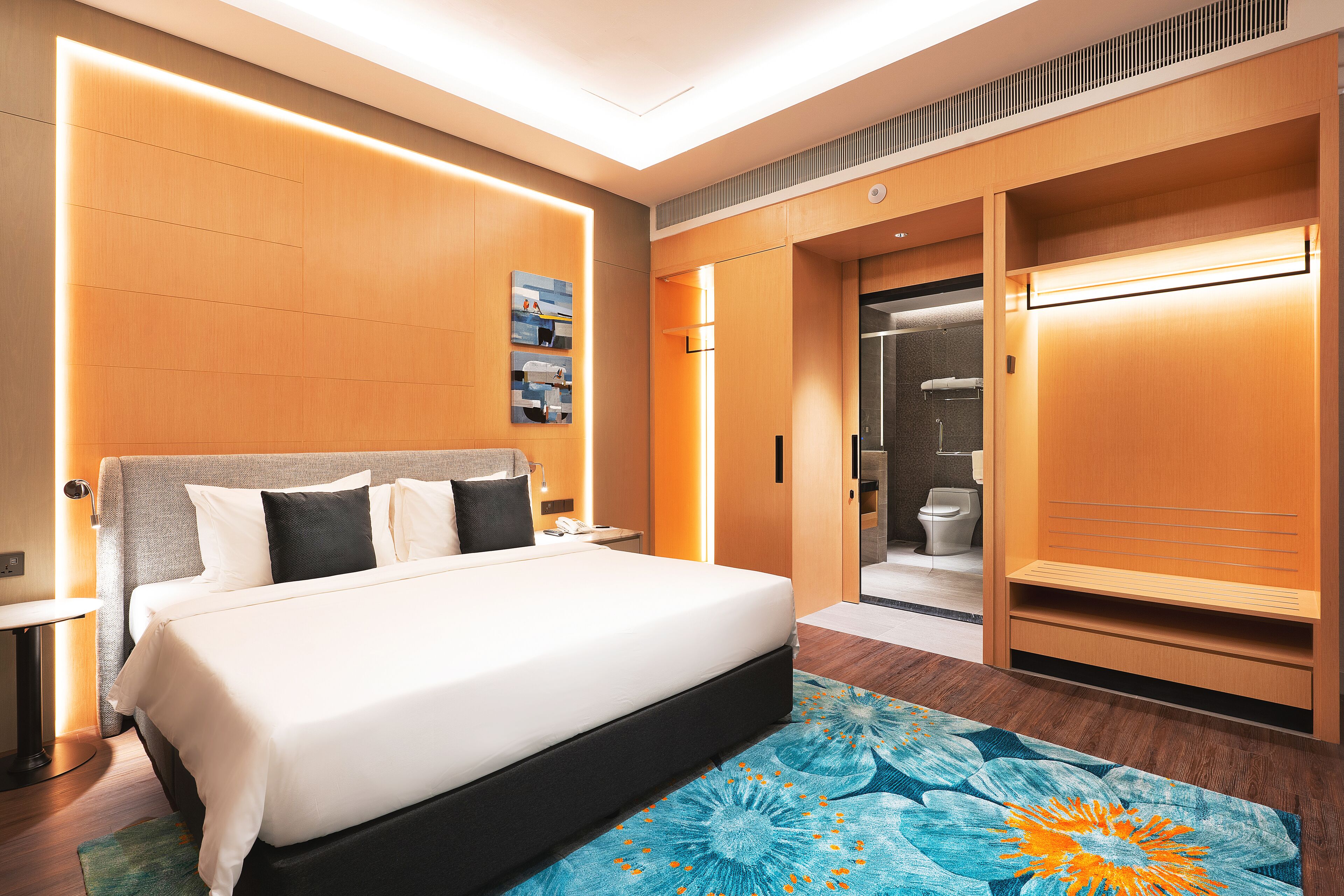 M World Hotel
