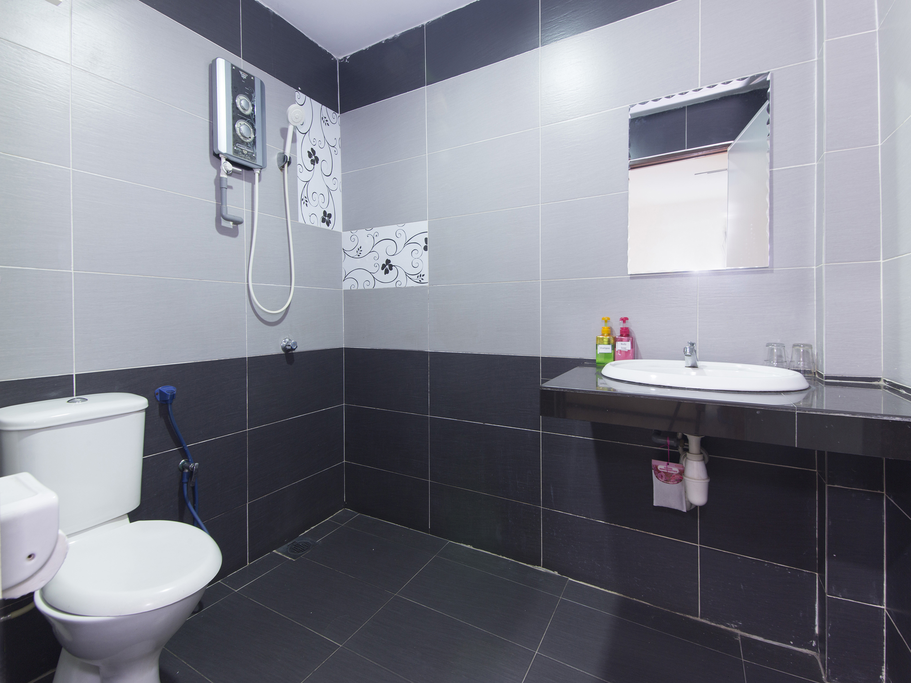 City Boutique Kuchai Lama by OYO Rooms