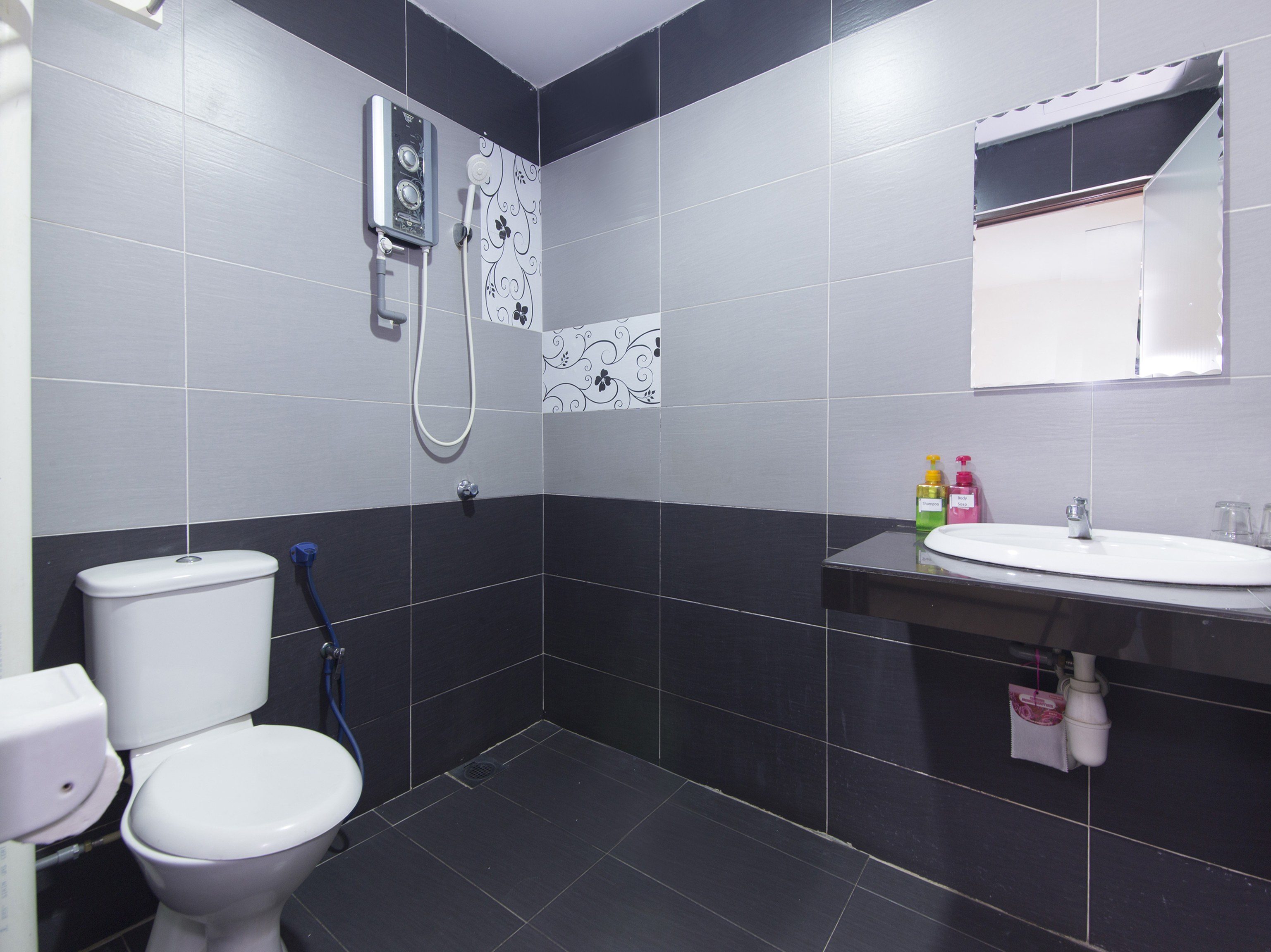 City Boutique Kuchai Lama by OYO Rooms