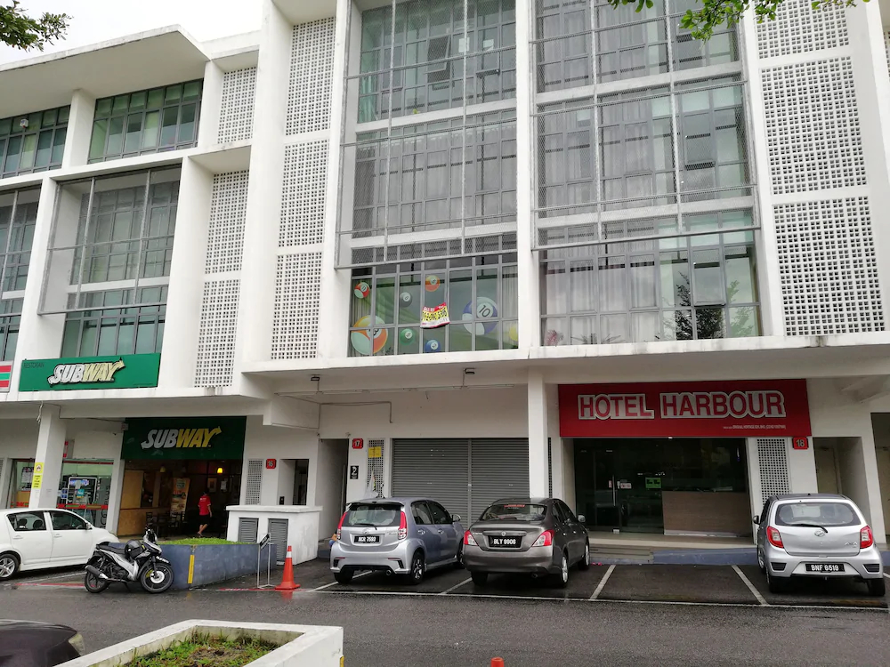 Harbour Hotel