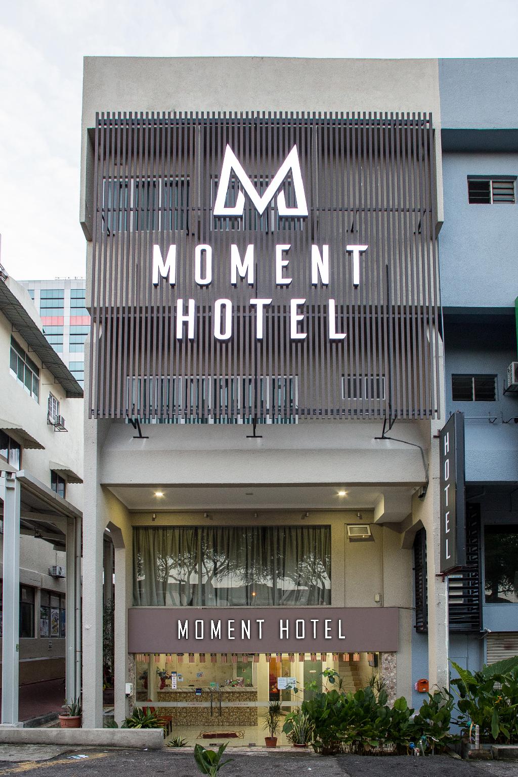 Moment Hotel