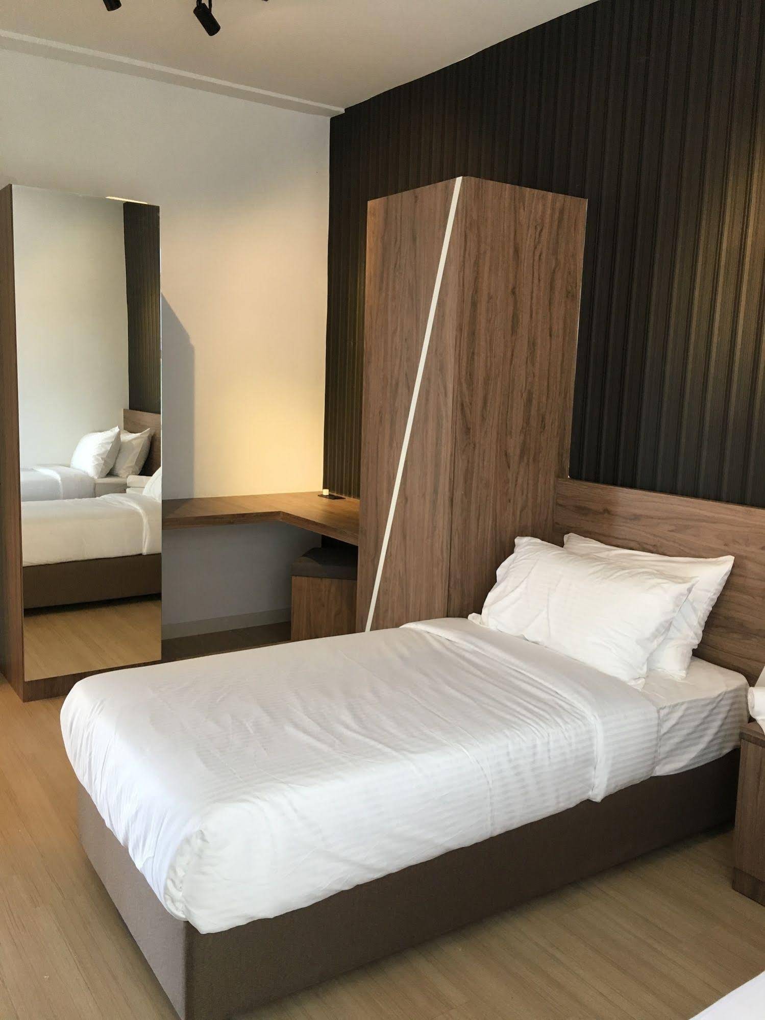 Nexis Suites