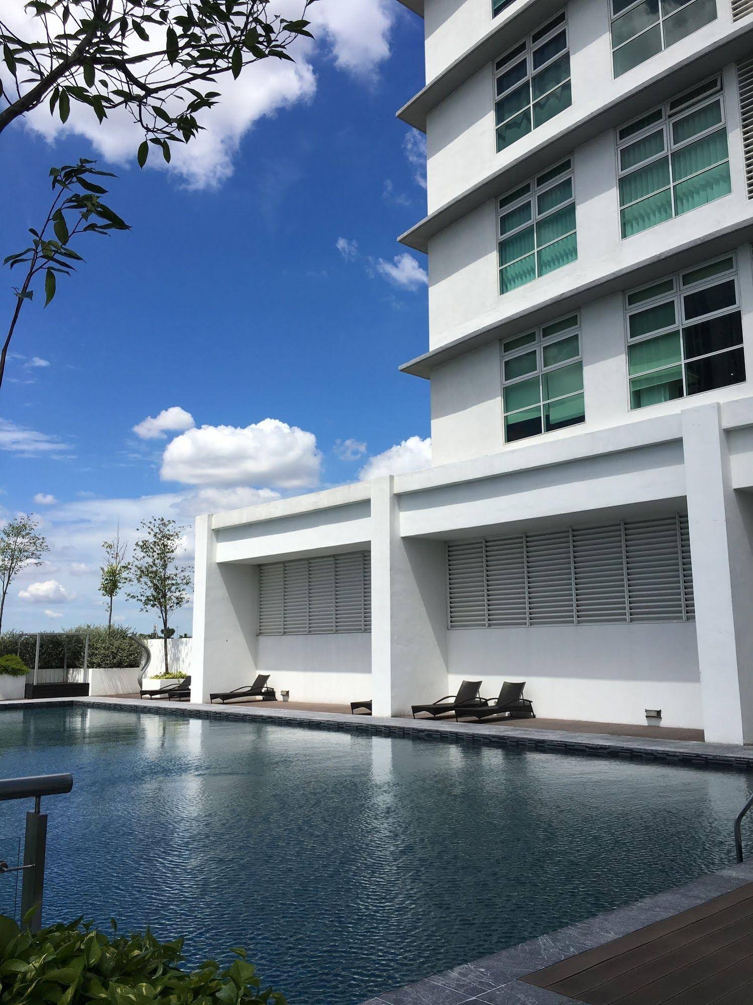 Nexis Suites