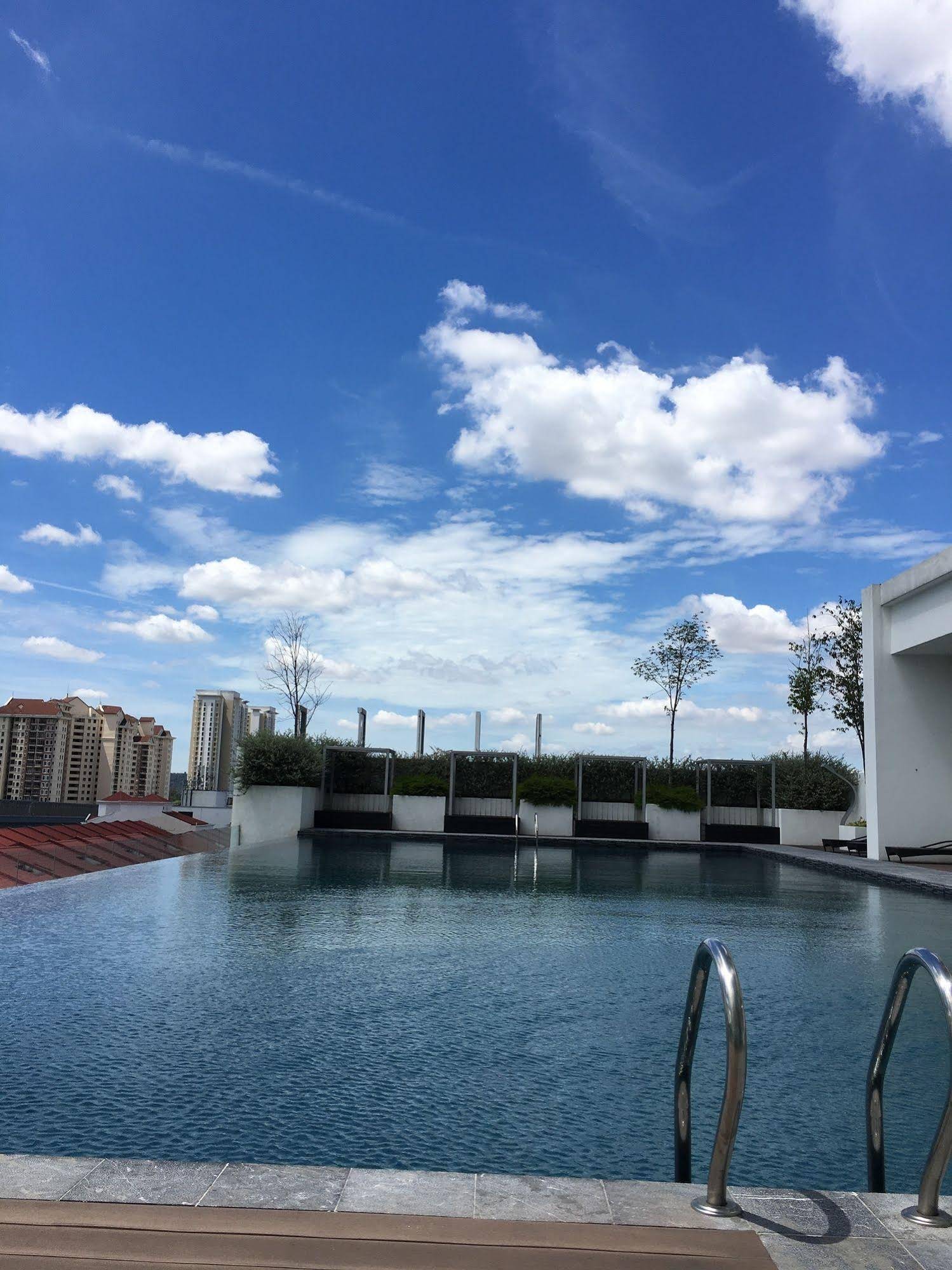 Nexis Suites