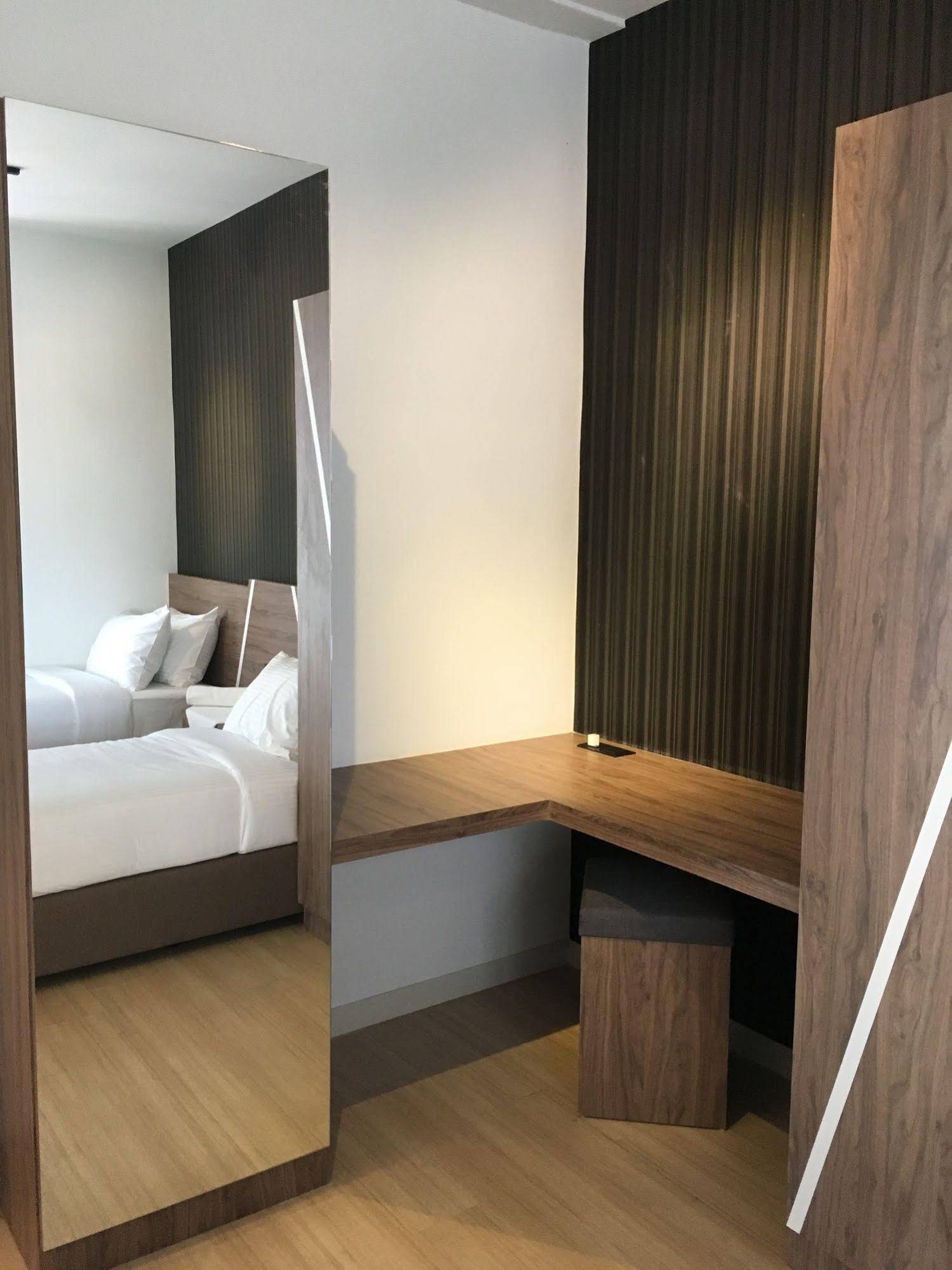 Nexis Suites
