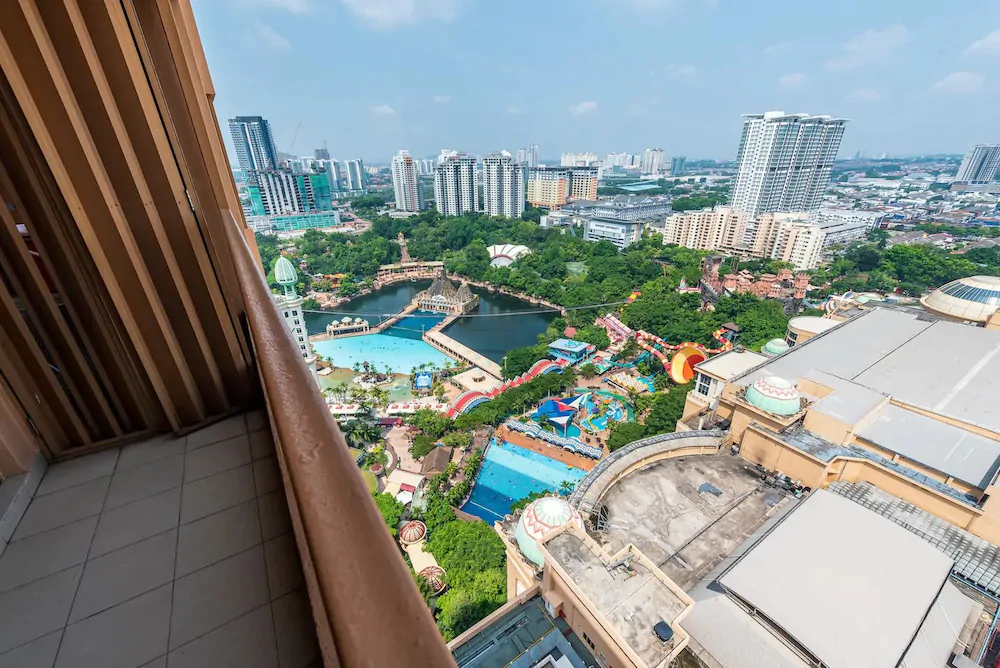 Sunway Pyramid Home Stay Link to Shopping Mall Theme Park