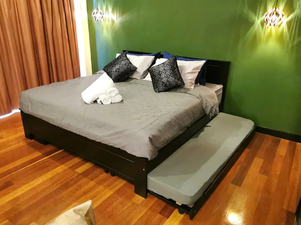 Sunway Pyramid Home Stay Link to Shopping Mall Theme Park