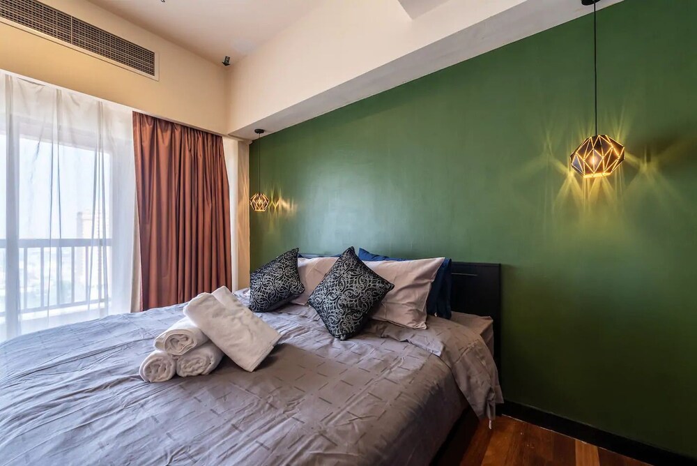 Sunway Pyramid Home Stay Link to Shopping Mall Theme Park