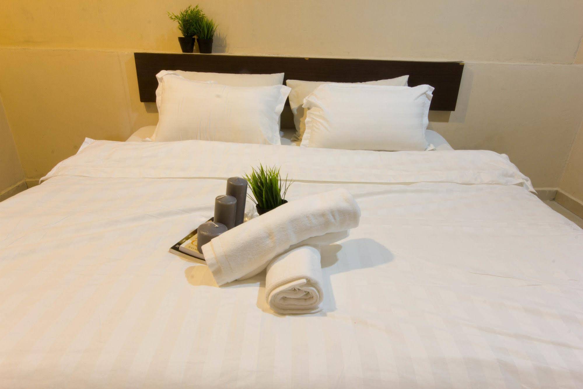 Three Top Hotel