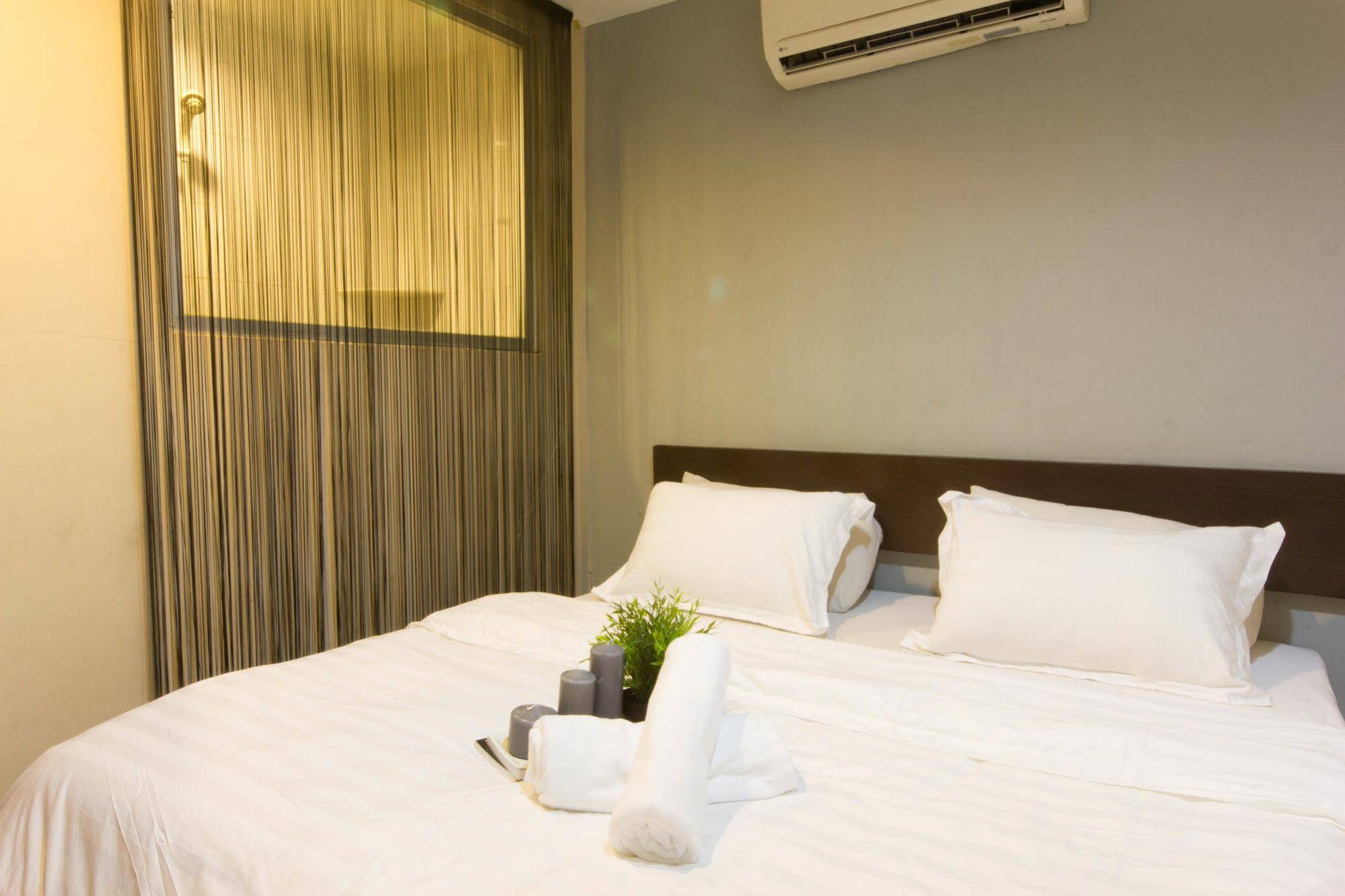 Three Top Hotel