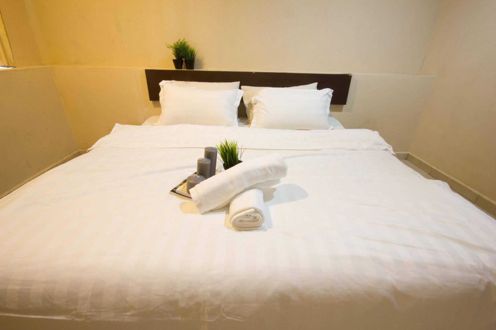 Three Top Hotel