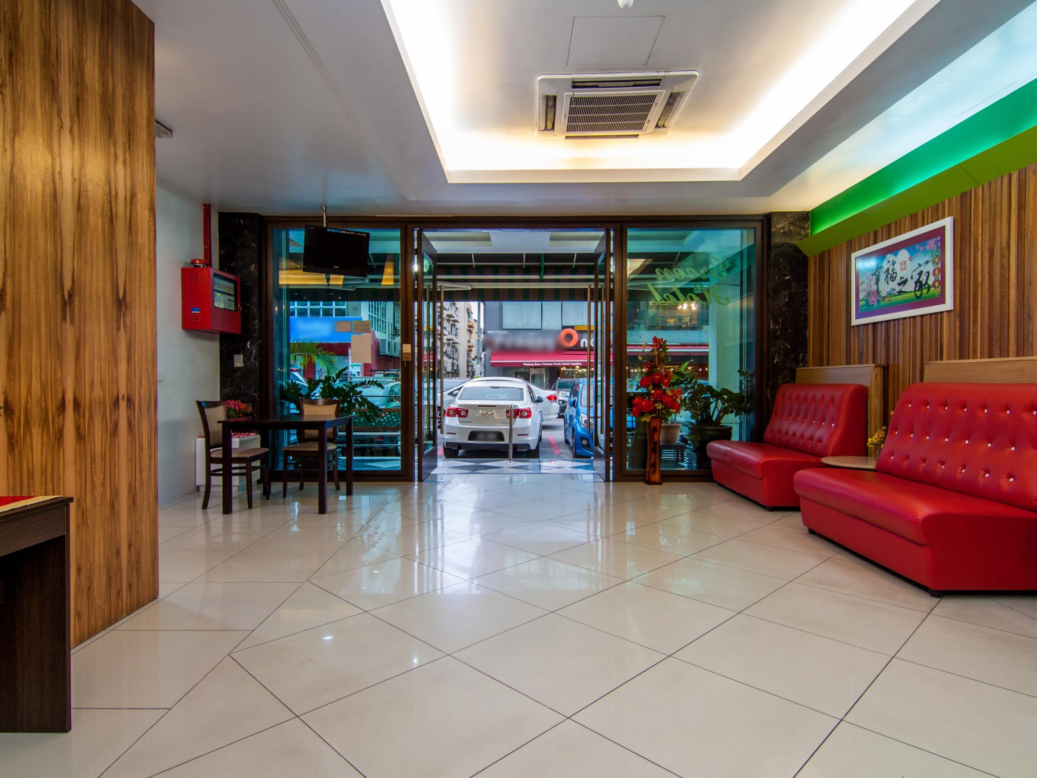 Green Hotel