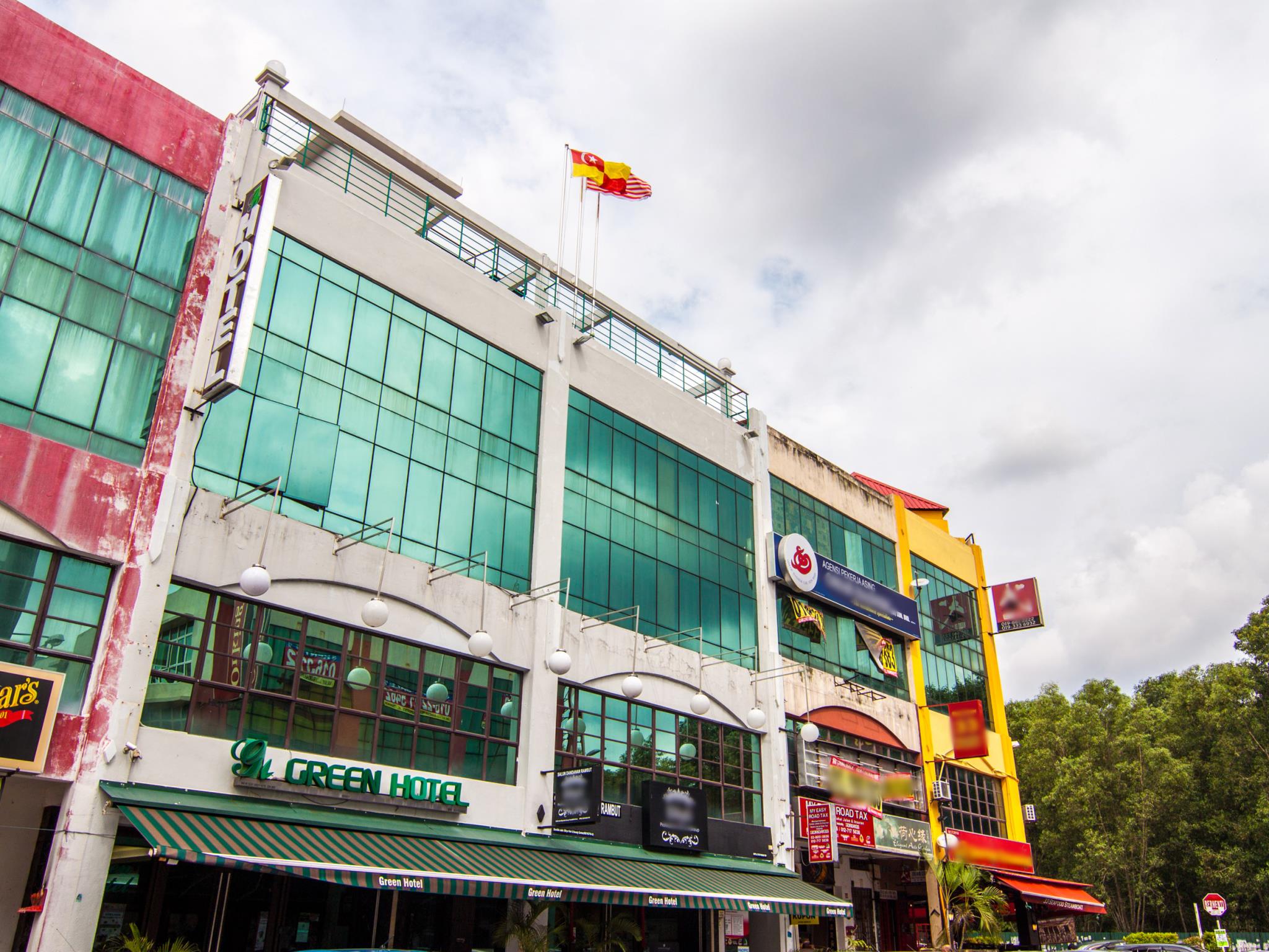 Green Hotel