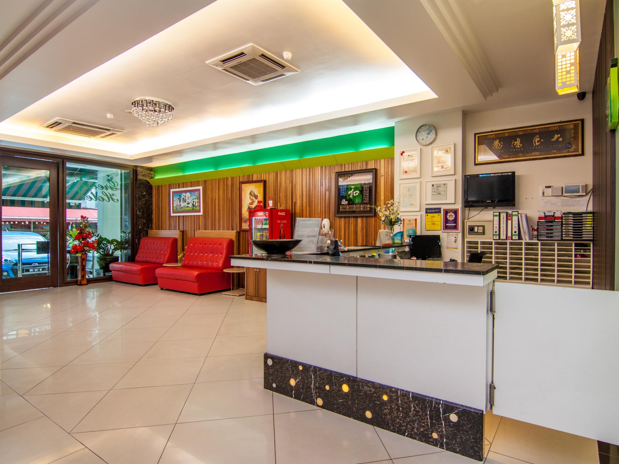 Green Hotel