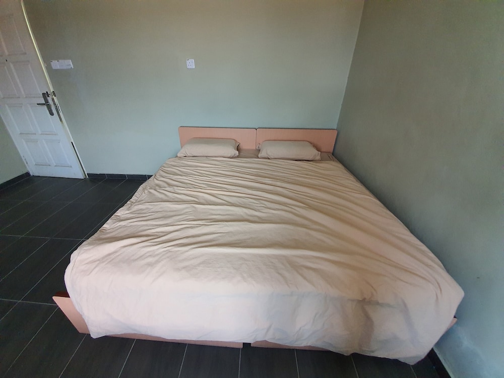 Sweet Home Hotel by OYO Rooms