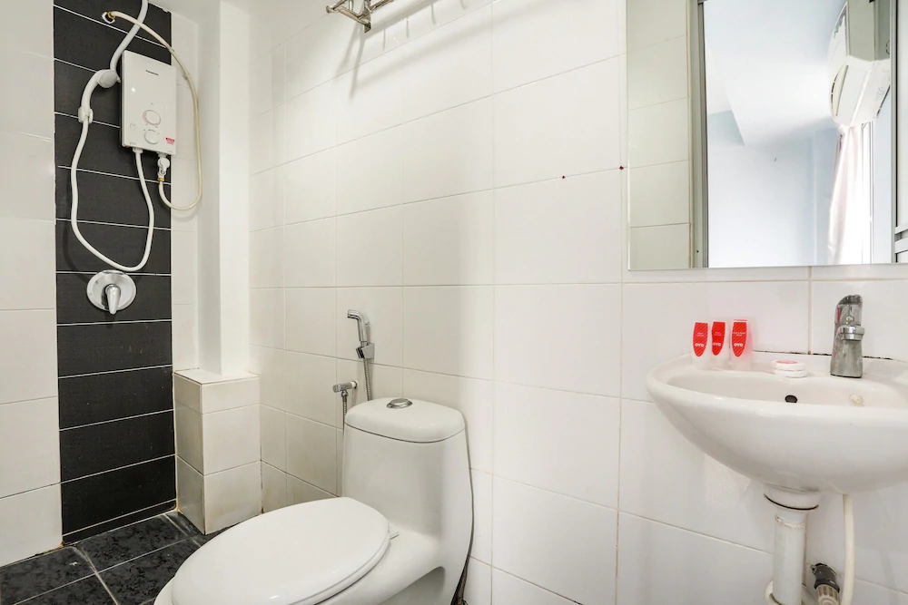 Green Leaf Boutique Hotel by OYO Rooms