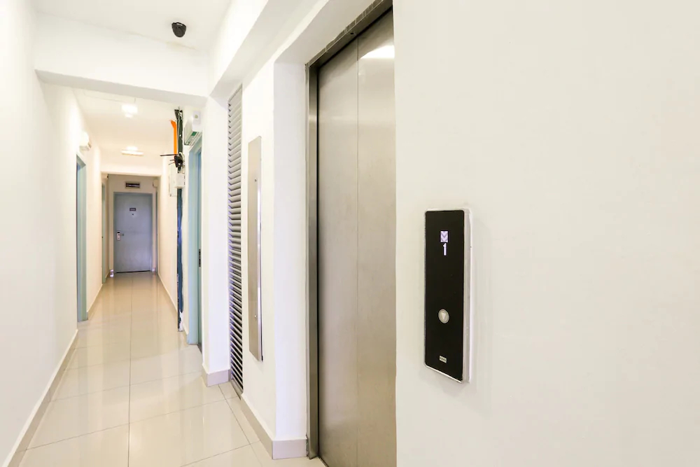 Green Leaf Boutique Hotel by OYO Rooms