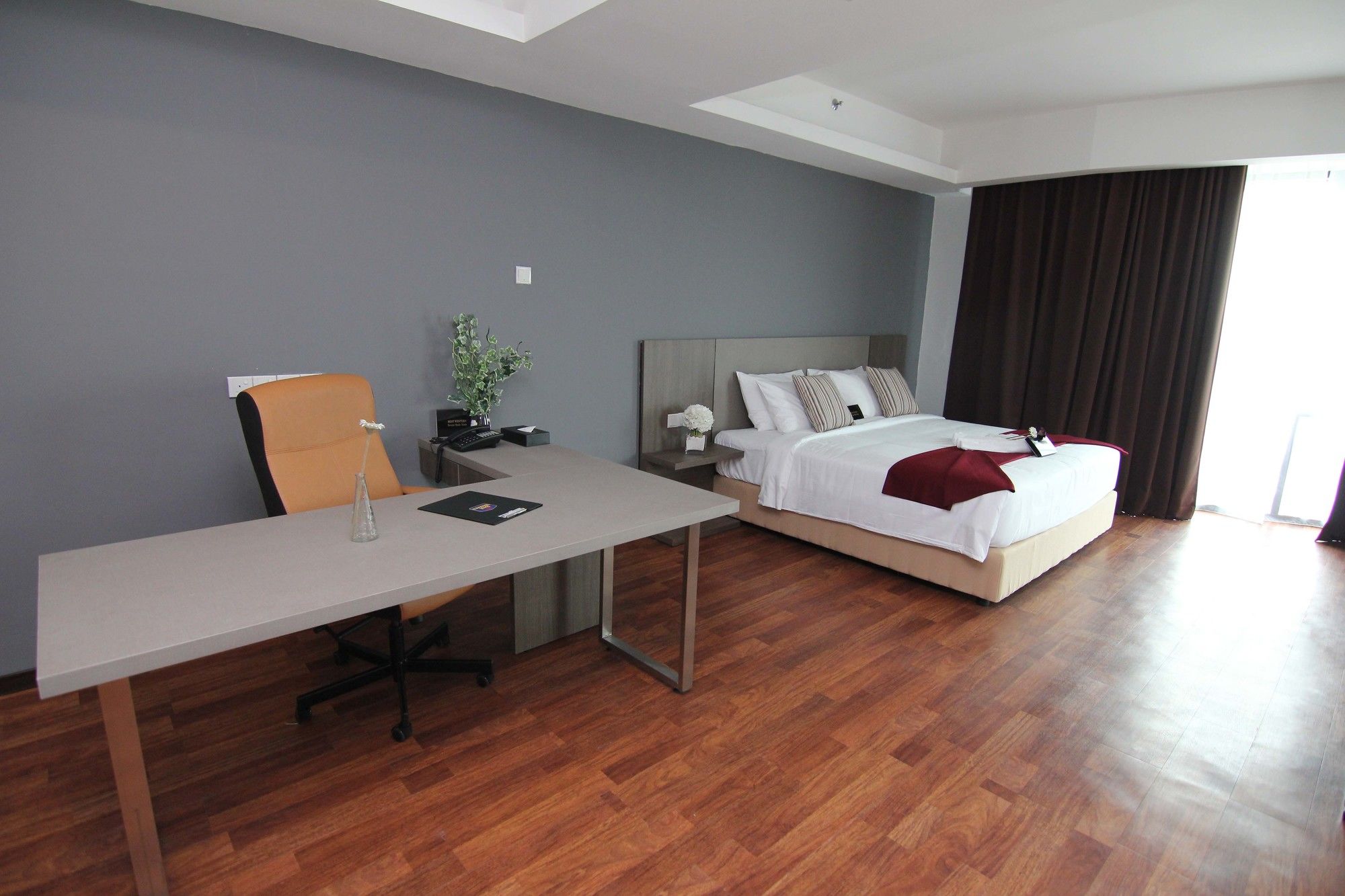 Nexus Regency Suites & Hotel
