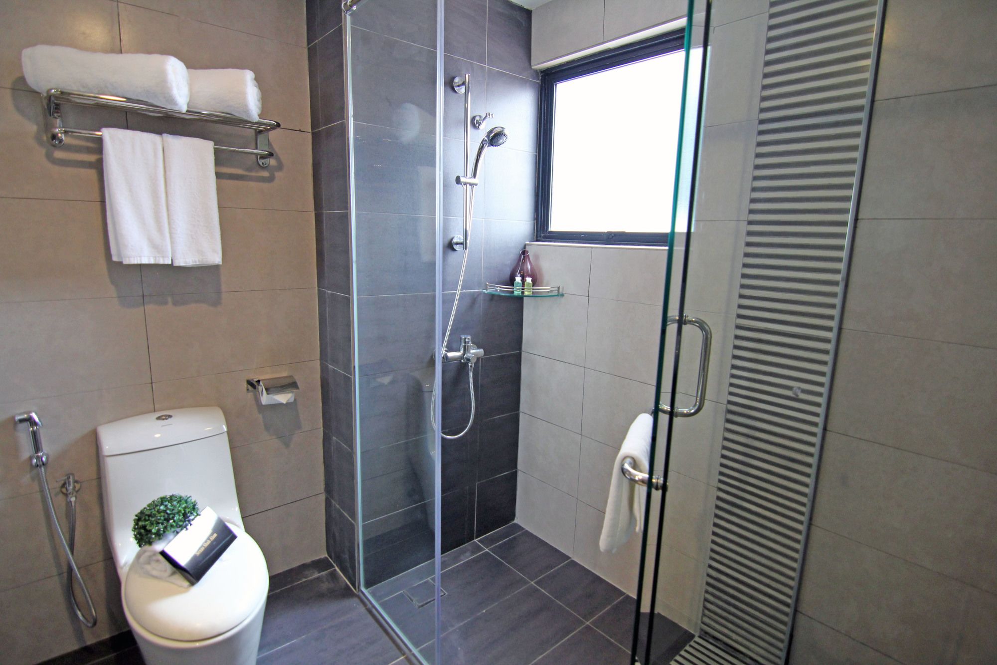 Nexus Regency Suites & Hotel