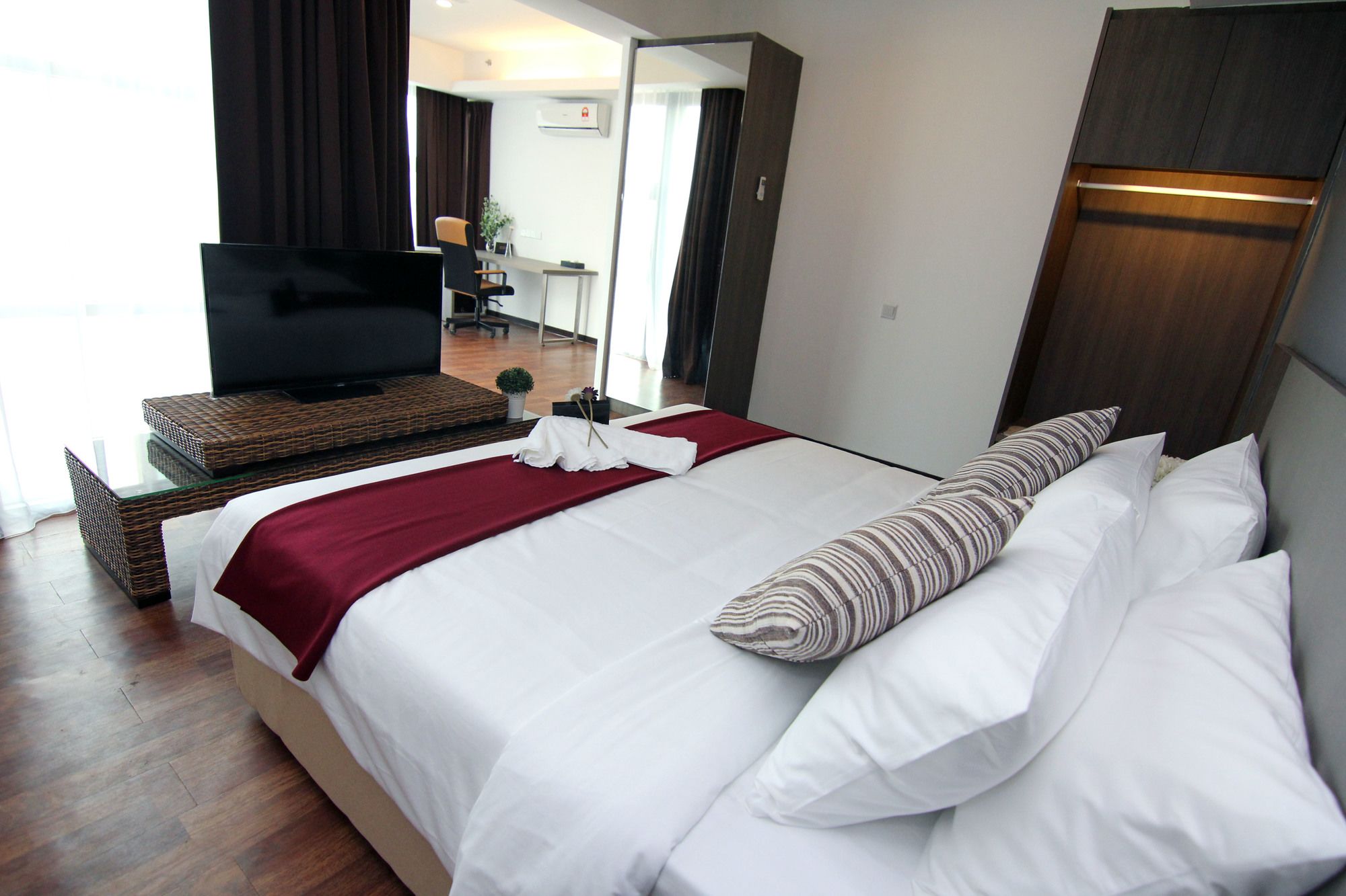 Nexus Regency Suites & Hotel
