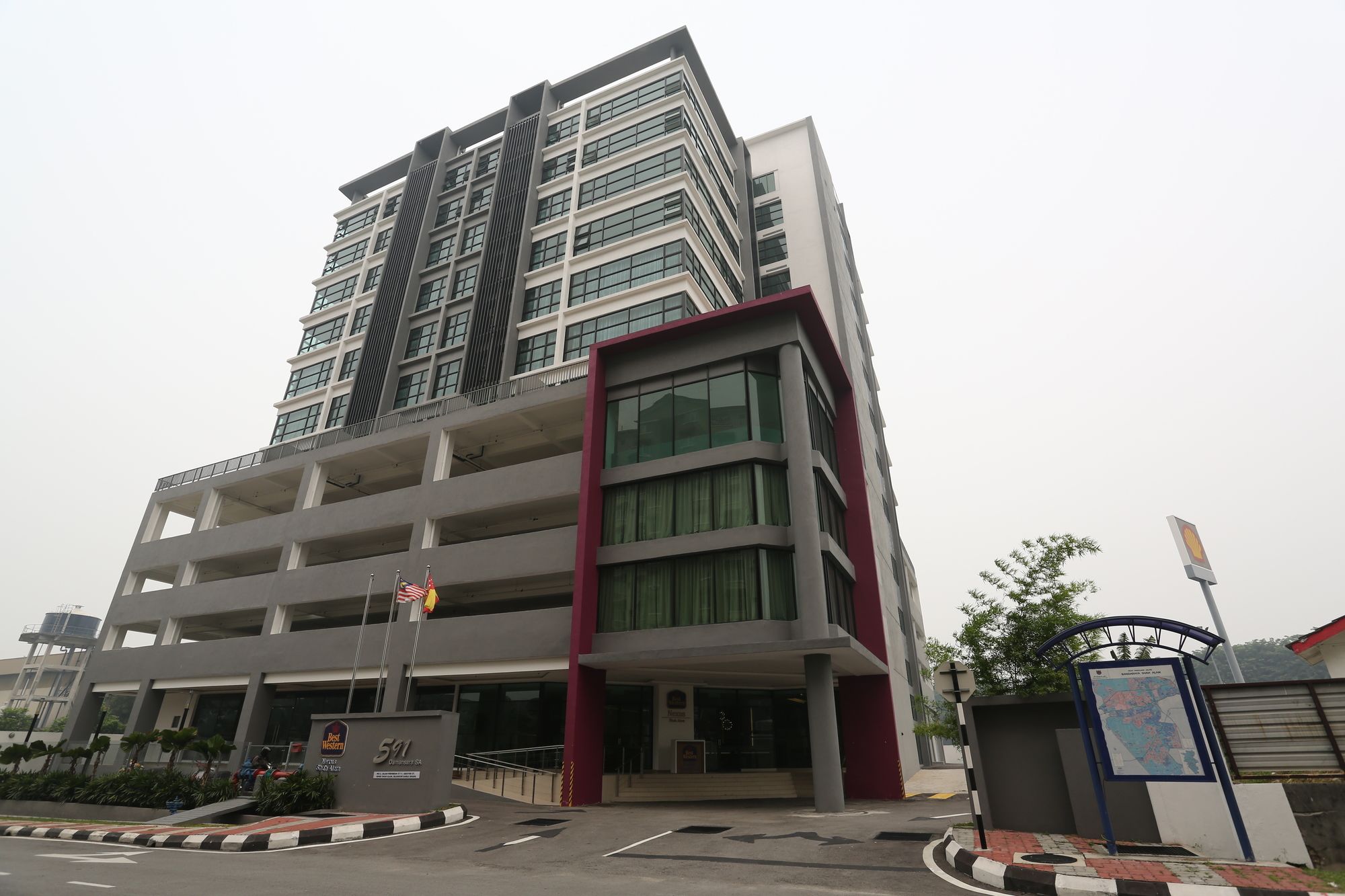 Nexus Regency Suites & Hotel