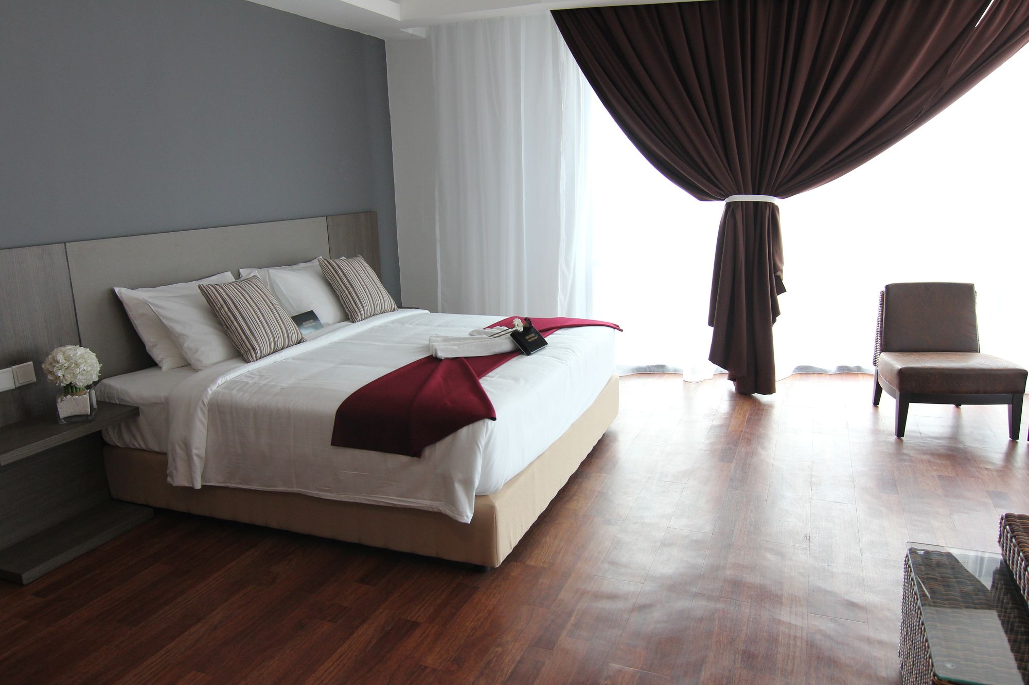 Nexus Regency Suites & Hotel