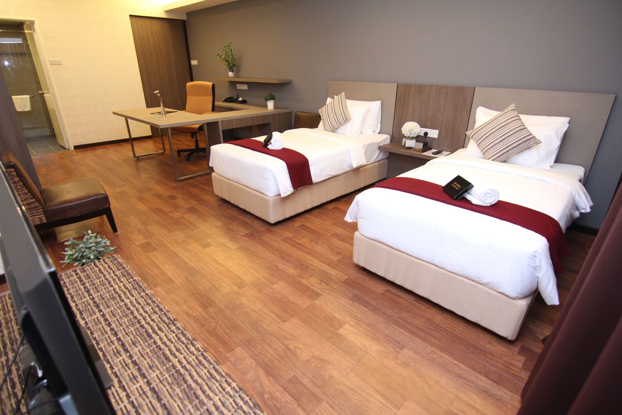 Nexus Regency Suites & Hotel