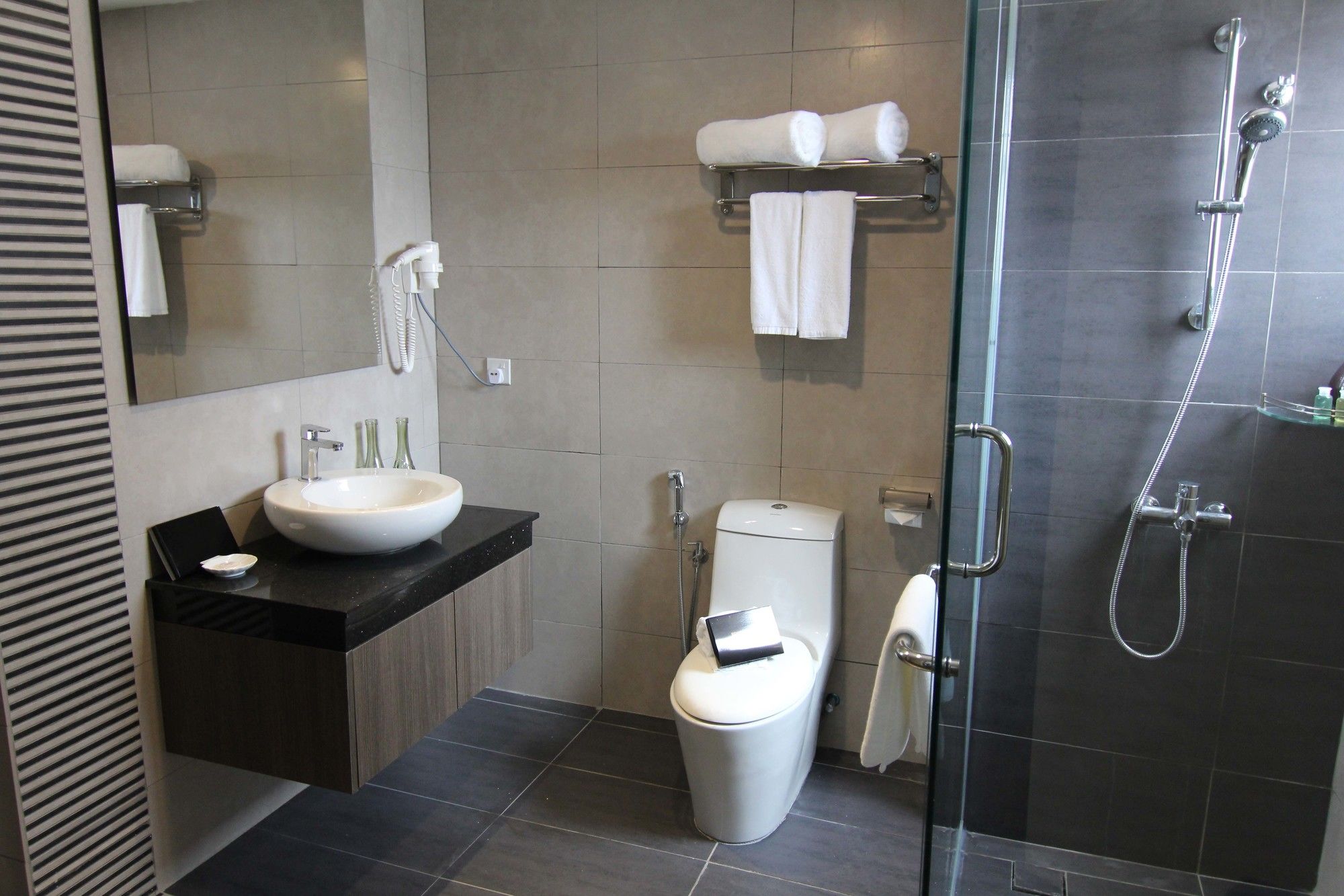 Nexus Regency Suites & Hotel